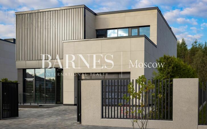 2-этажный коттедж 398.7 м² без отделки