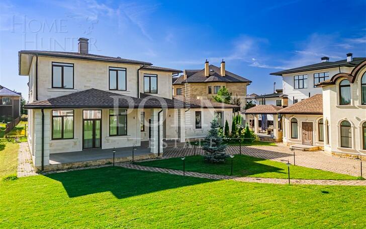 2-этажный коттедж 400 м² с отделкой