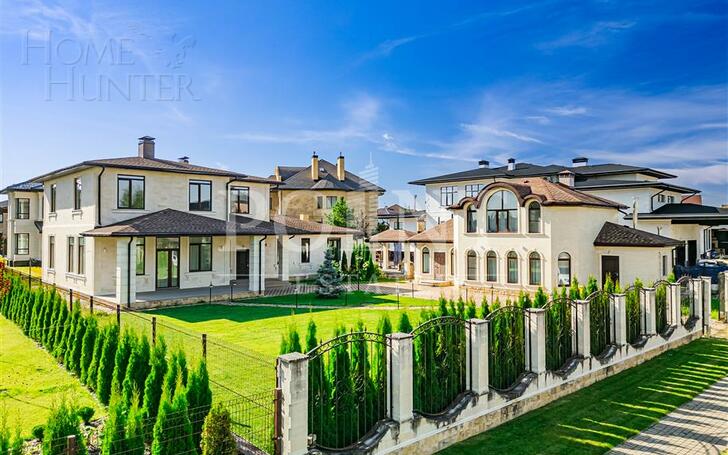 2-этажный коттедж 400 м² с отделкой