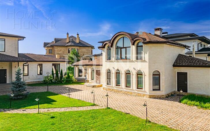 2-этажный коттедж 400 м² с отделкой