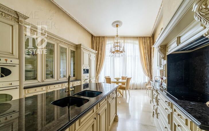 2-этажный коттедж 1 000 м² с отделкой