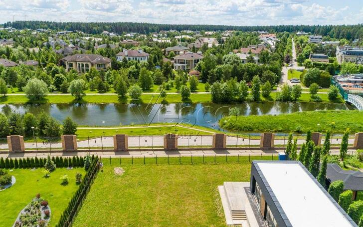 2-этажный коттедж 1 200 м² без отделки