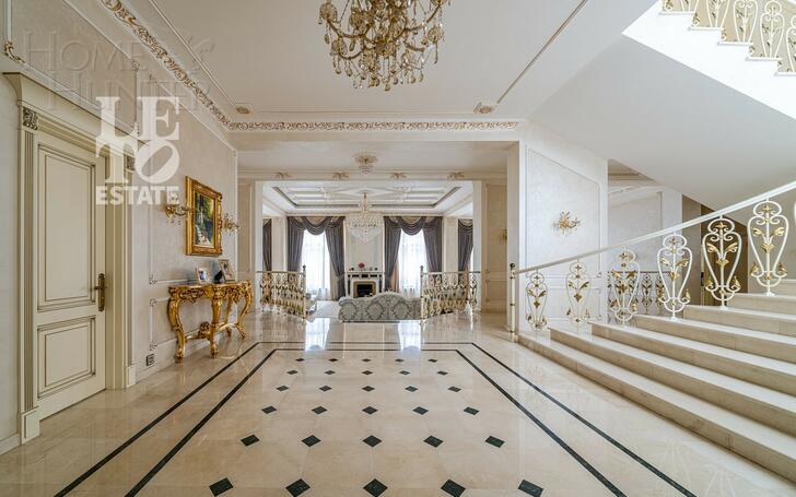 2-этажный коттедж 1 000 м² с отделкой