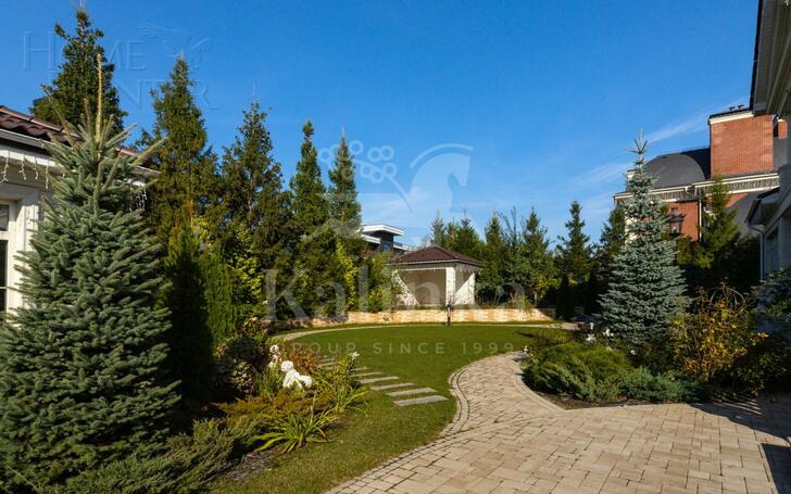 2-этажный коттедж 550 м² с отделкой