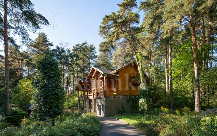 2-этажный коттедж 580 м² с отделкой
