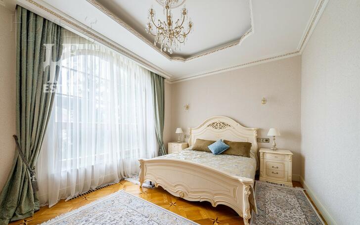 2-этажный коттедж 1 000 м² с отделкой