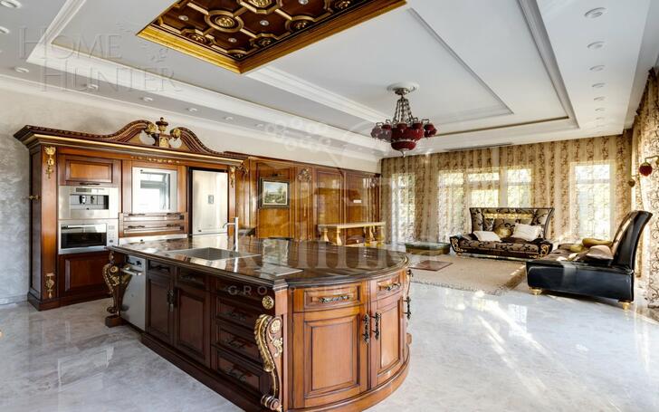 2-этажный коттедж 550 м² с отделкой