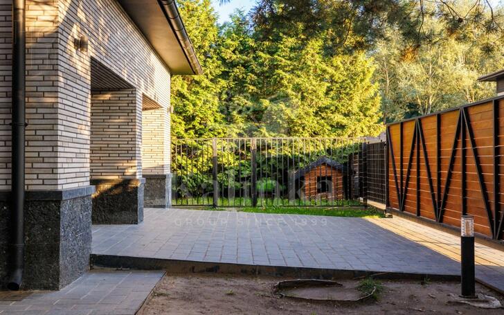 2-этажный коттедж 600 м² с отделкой