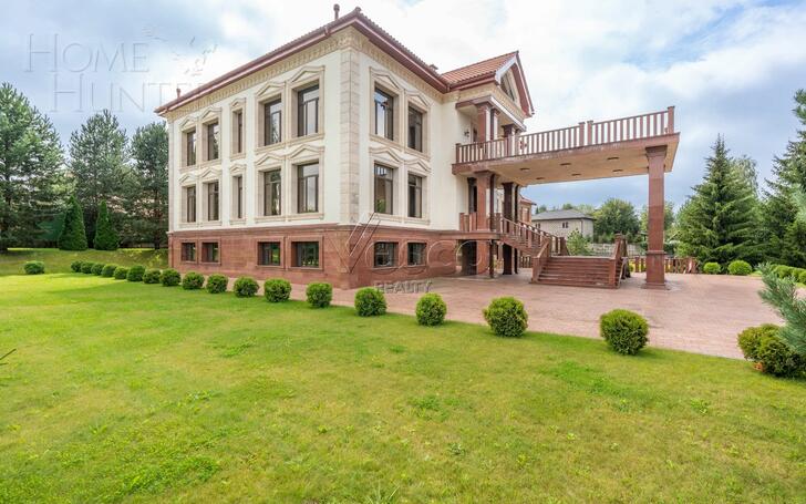 4-этажный коттедж 3 050 м² с отделкой