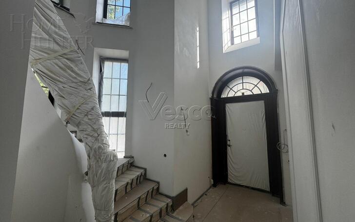 2-этажный коттедж 450 м² без отделки