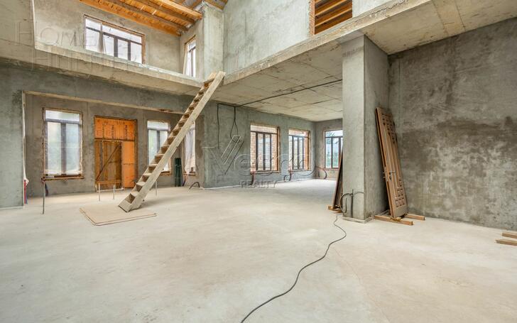 4-этажный коттедж 3 050 м² с отделкой