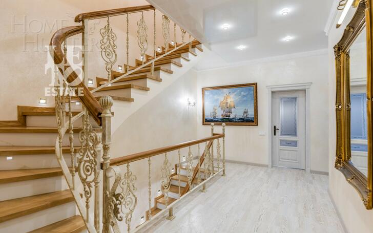 2-этажный таунхаус 251.7 м² с отделкой