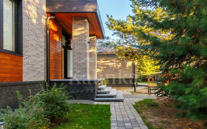 2-этажный коттедж 600 м² с отделкой