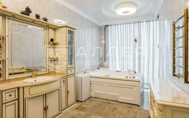 2-этажный таунхаус 390 м² с отделкой