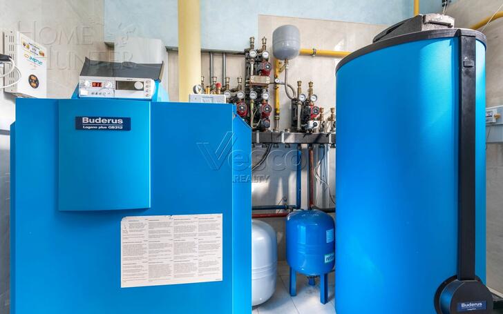 4-этажный коттедж 3 050 м² с отделкой
