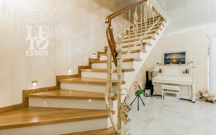 2-этажный таунхаус 251.7 м² с отделкой