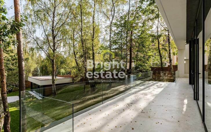 3-этажный коттедж 650 м² с отделкой
