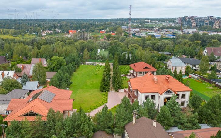 4-этажный коттедж 3 050 м² с отделкой