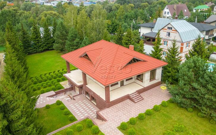4-этажный коттедж 3 050 м² с отделкой