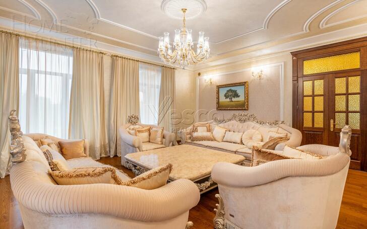 4-этажный коттедж 3 050 м² с отделкой