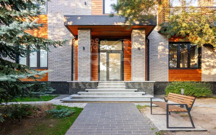 2-этажный коттедж 600 м² с отделкой