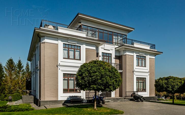 3-этажный коттедж 985 м² с отделкой