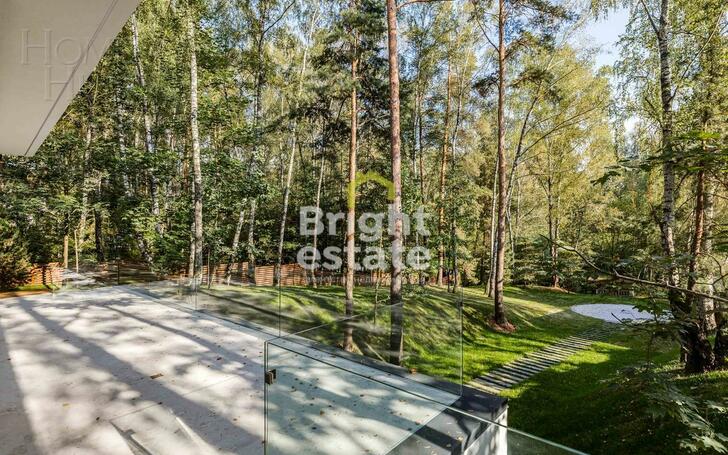 3-этажный коттедж 650 м² с отделкой