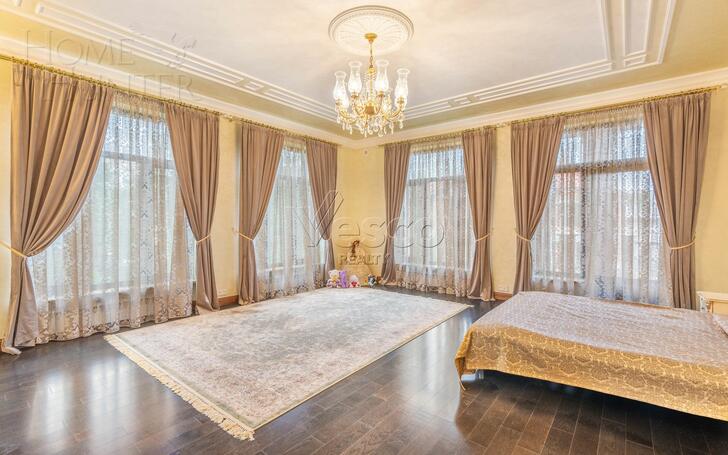 4-этажный коттедж 3 050 м² с отделкой