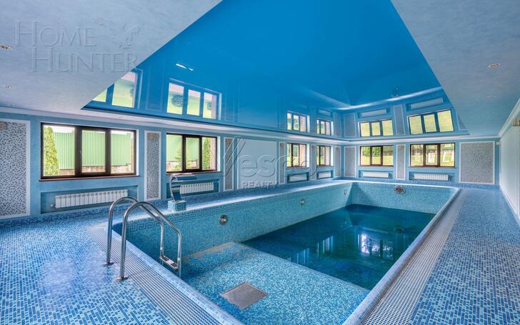 4-этажный коттедж 3 050 м² с отделкой