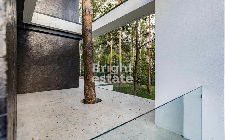 3-этажный коттедж 650 м² с отделкой