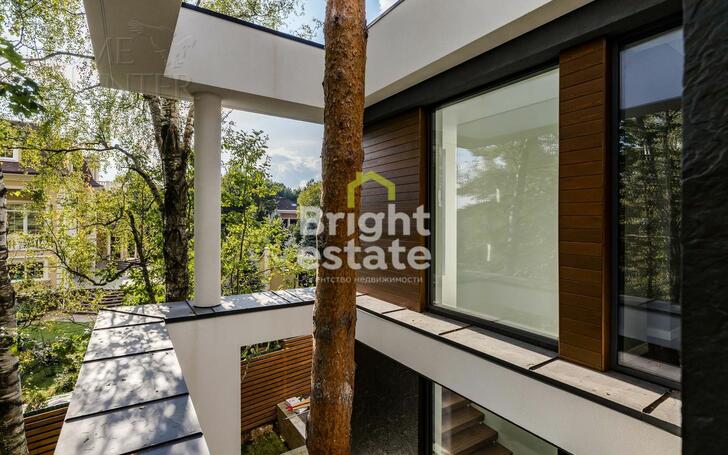 3-этажный коттедж 650 м² с отделкой