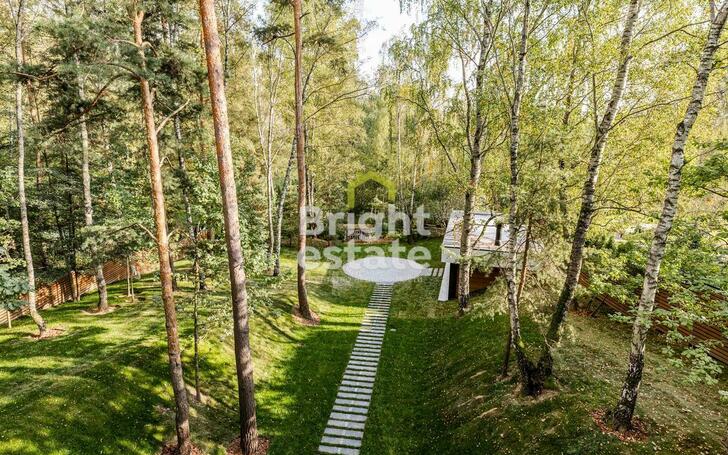 3-этажный коттедж 650 м² с отделкой
