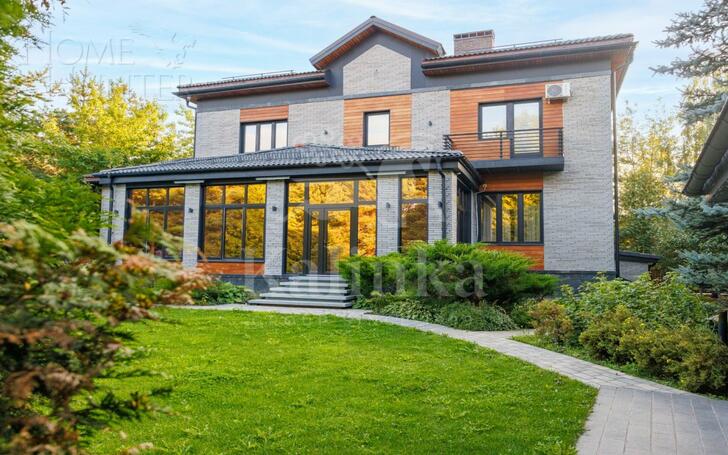 2-этажный коттедж 600 м² с отделкой