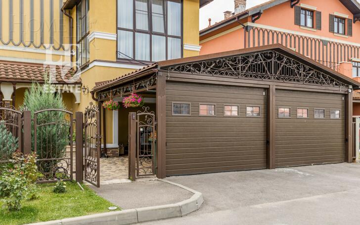 2-этажный таунхаус 251.7 м² с отделкой