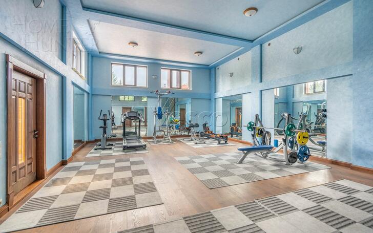 4-этажный коттедж 3 050 м² с отделкой