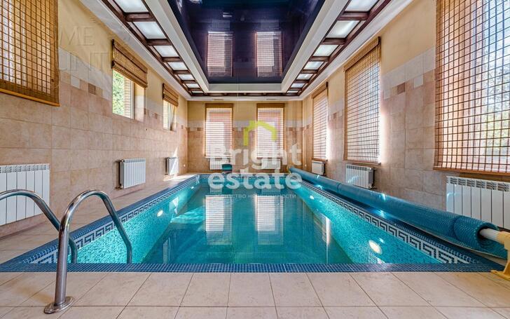 3-этажный коттедж 600 м² с отделкой