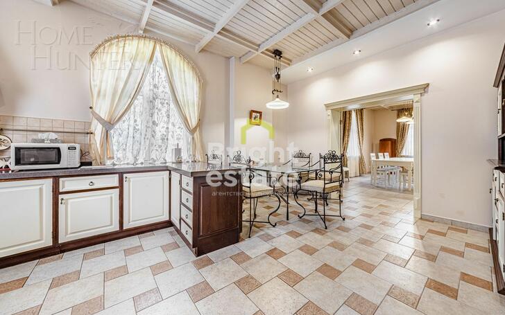 3-этажный коттедж 600 м² с отделкой