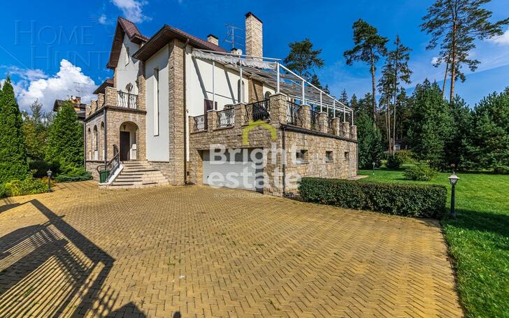 3-этажный коттедж 600 м² с отделкой