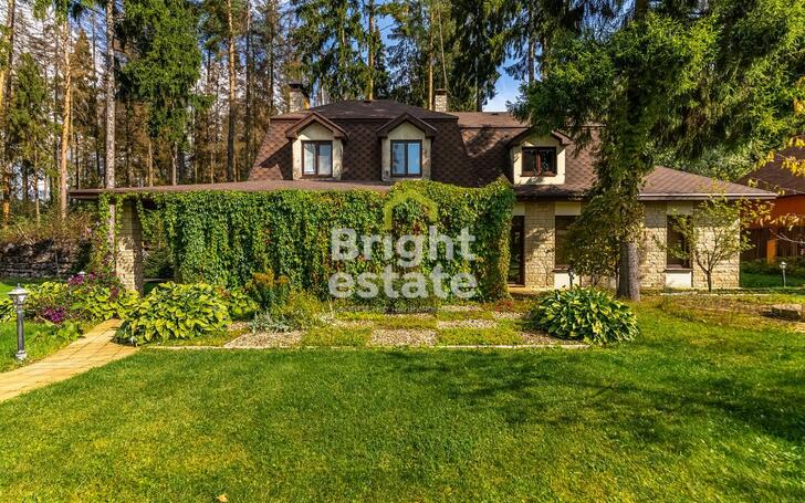 3-этажный коттедж 600 м² с отделкой