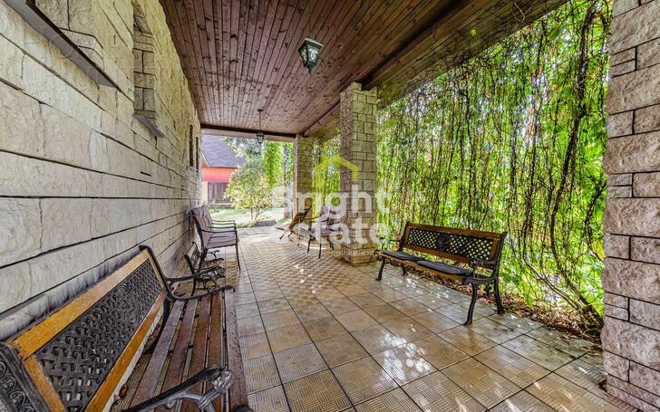 3-этажный коттедж 600 м² с отделкой