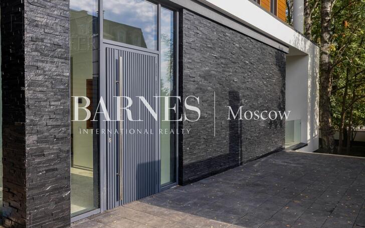 2-этажный коттедж 650 м² с отделкой