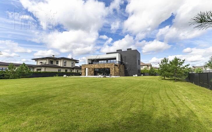 2-этажный коттедж 540 м² с отделкой