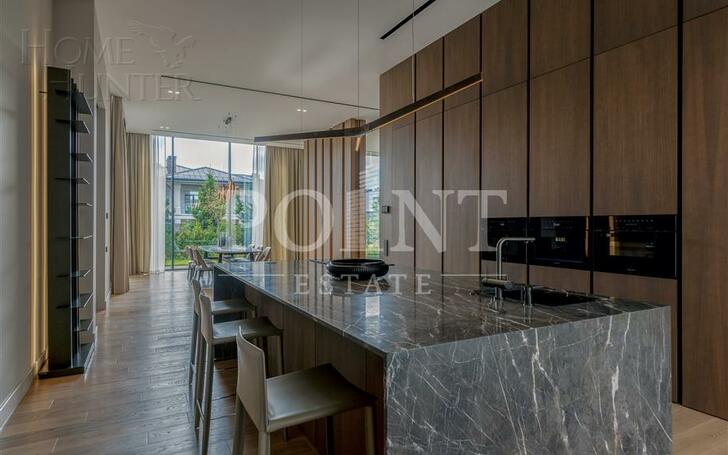 2-этажный коттедж 750 м² с отделкой