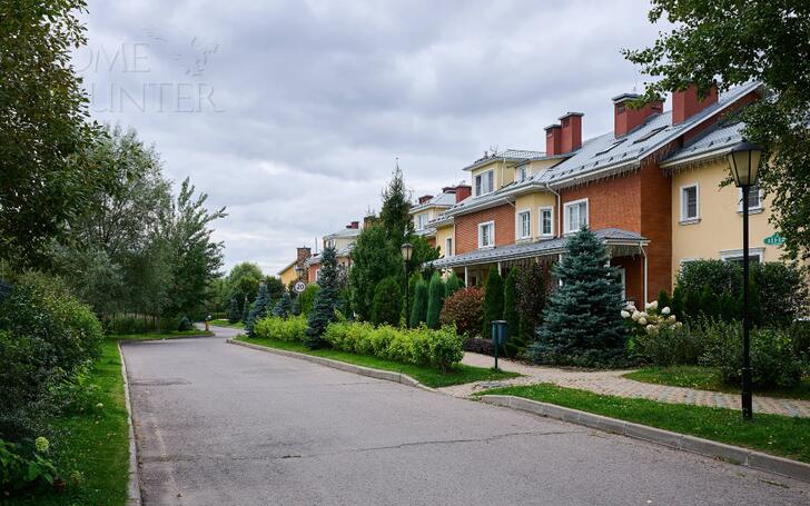 3-этажный таунхаус 270 м² с отделкой