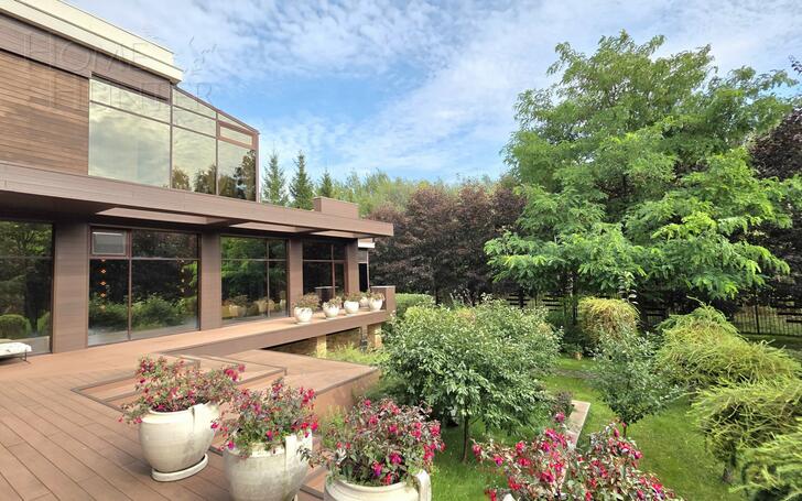 2-этажный коттедж 1 200 м² с отделкой