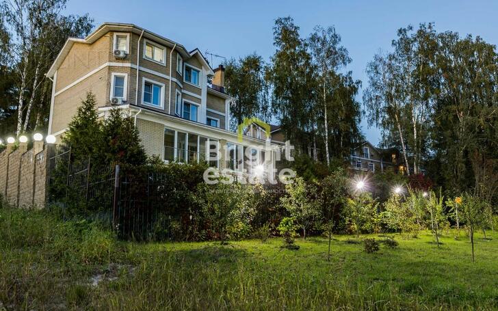 3-этажный коттедж 420 м² с отделкой
