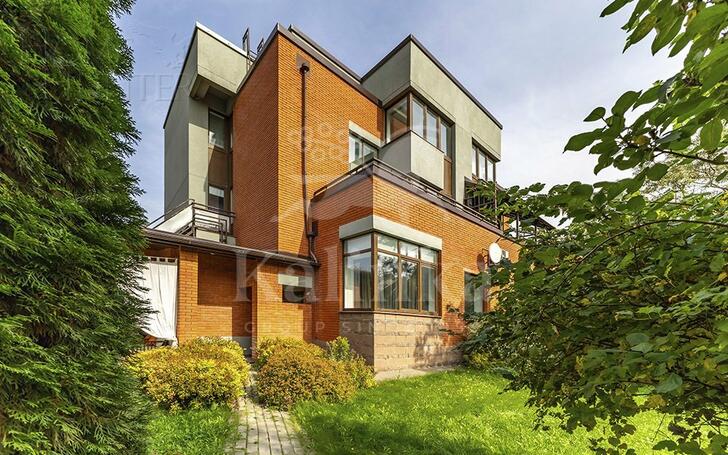 2-этажный таунхаус 500 м² с отделкой