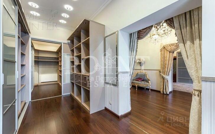 3-этажный коттедж 2 009 м² с отделкой
