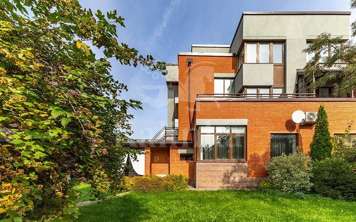 2-этажный таунхаус 500 м² с отделкой