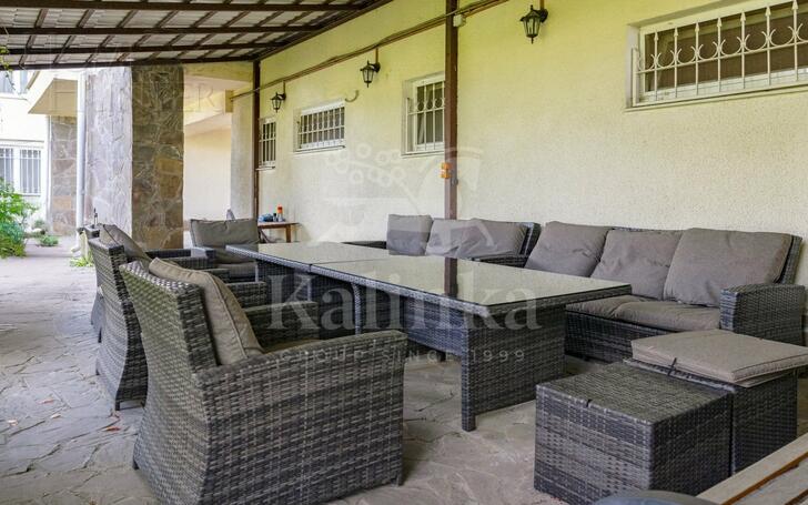 2-этажный коттедж 2 500 м² с отделкой